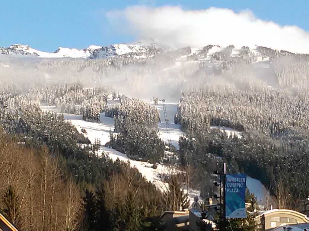 Belle Neige Suites: Whistler Extérieur photo