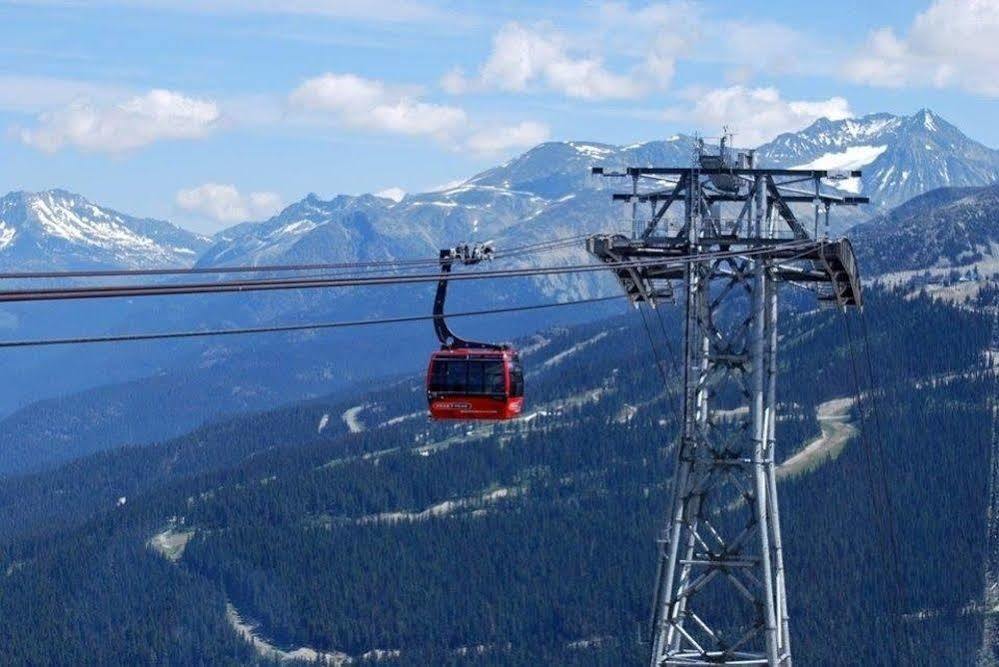 Belle Neige Suites: Whistler Extérieur photo