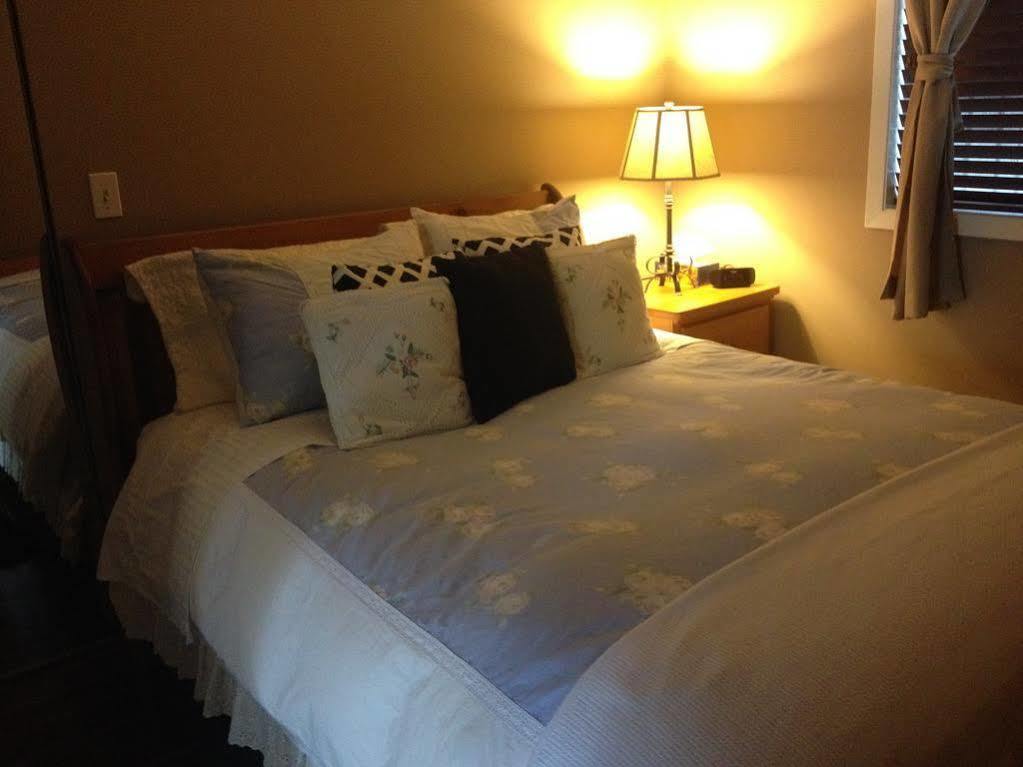 Belle Neige Suites: Whistler Extérieur photo