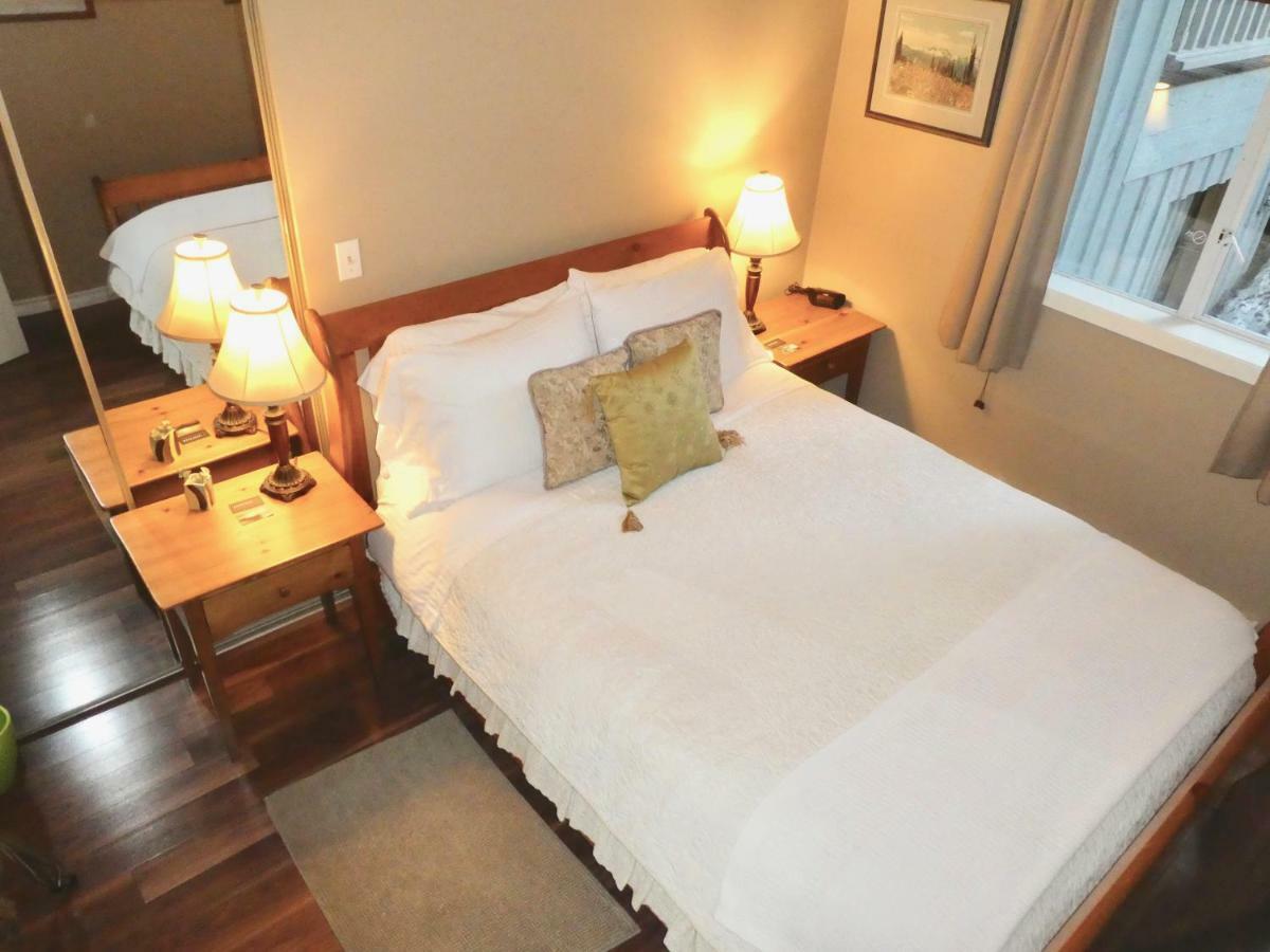 Belle Neige Suites: Whistler Extérieur photo
